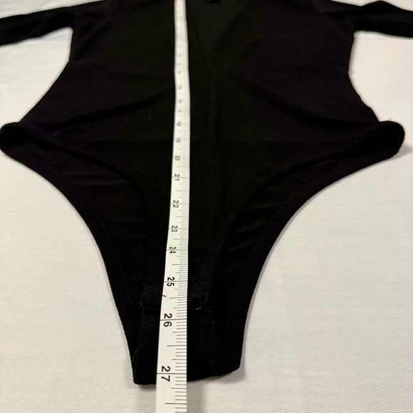 Forever 21 Black V-Neck T-shirt Bodysuit - Picture 4 of 9